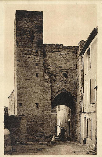 Les Bouches-du-Rhône Illustrées / 15. BARBANTANE - Porte du Séquier_0