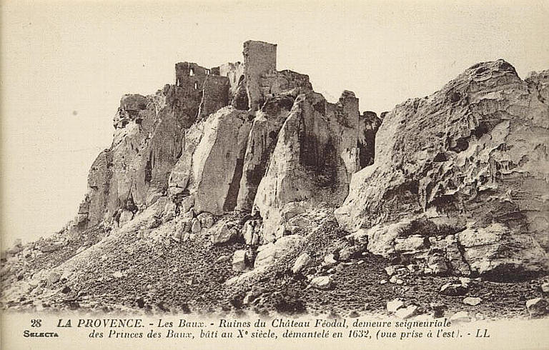 28 LA PROVENCE. - Les Baux. - Ruines du Château Féodal [...] (vue prise à l'est)_0