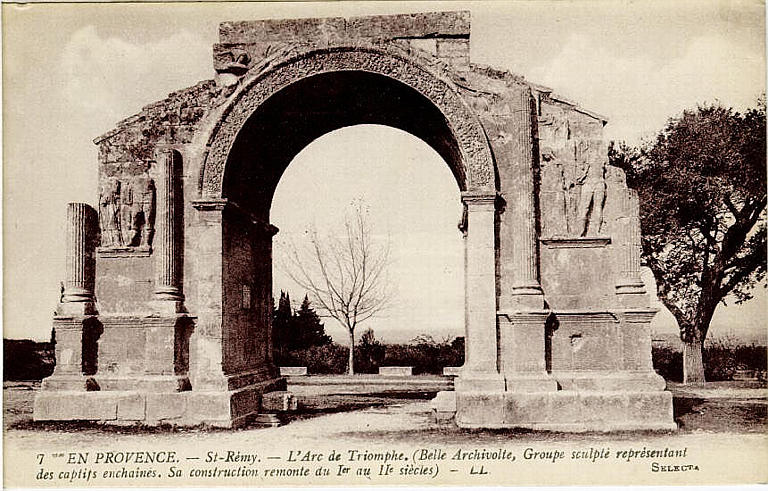 EN PROVENCE. - St-Rémy. - L'Arc de Triomphe [...] Sa construction remonte du Ier au IIe siècles_0