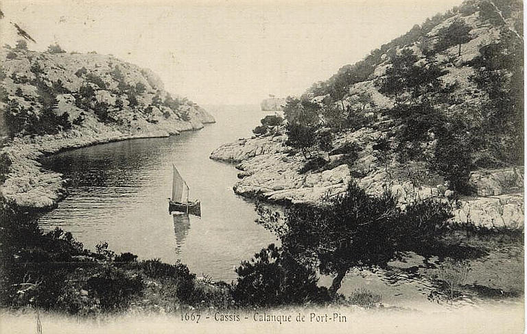 1667 - Cassis - Calanque de Port-Pin (en bas au centre)_0