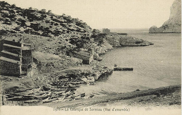 2910 - La Calanque de Sormiou (Vue d'ensemble)_0