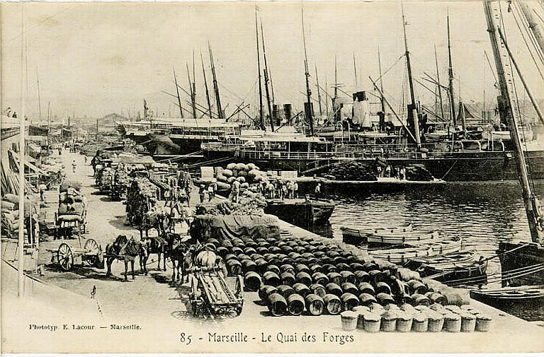 85 MARSEILLE - LE QUAI DES FORGES_0