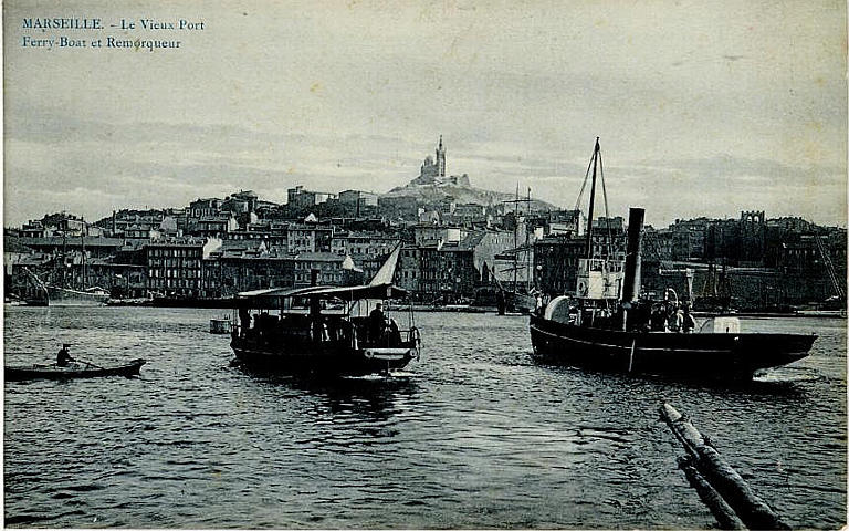 MARSEILLE - LE VIEUX PORT - FERRY-BOAT ET REMORQUEUR_0