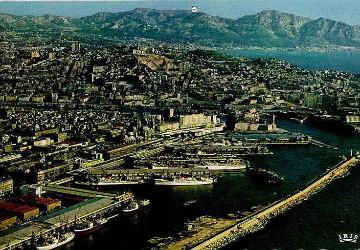 REFLETS DE PROVENCE / MARSEILLE (B.-du-R.) : 13.55 / 15 - Vue aérienne. Le Bassin de / la Joliette. Notre Dame de la Garde / et la corniche_0
