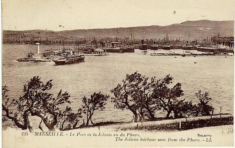 235 MARSEILLE. - Le Port de la Joliette vu du Pharo (titre en français et en anglais)_0