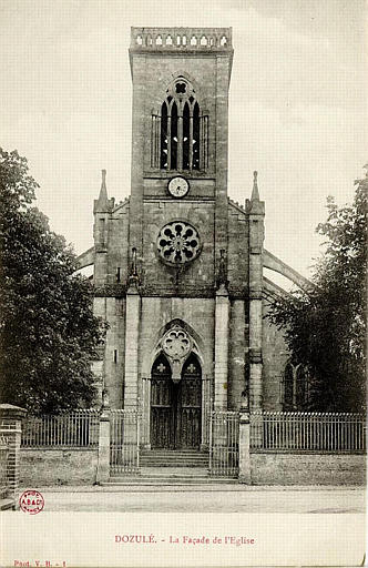 DOZULE - LA FACADE DE L'EGLISE_0