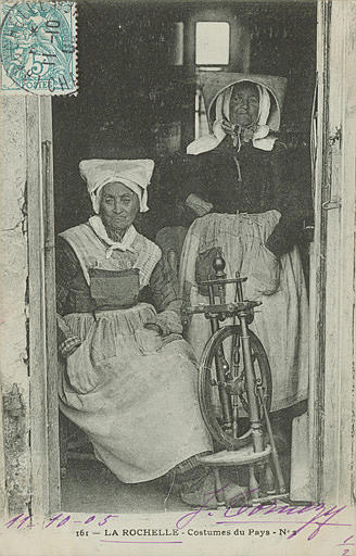 161 - LA ROCHELLE - COSTUMES DU PAYS N°2_0