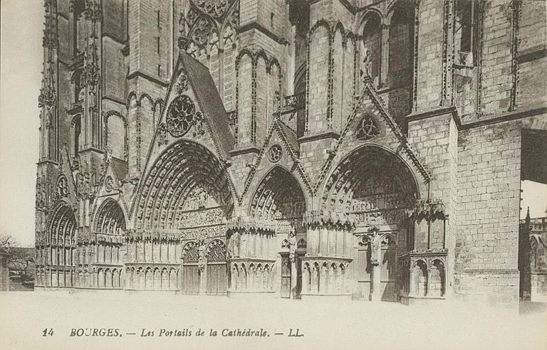14 BOURGES - LES PORTAILS DE LA CATHEDRALE_0