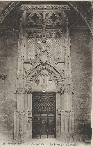 29 BOURGES. - LA CATHEDRALE.- LA PORTE DE LA SACRISTIE_0