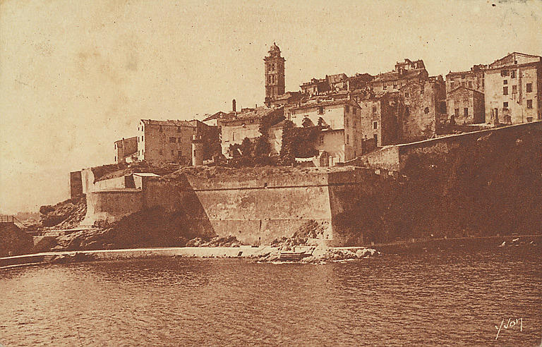 CITADELLE, ENTREE DU VIEUX PORT_0