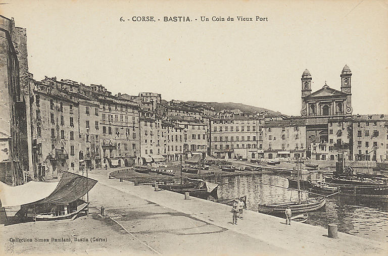 UN COIN DU VIEUX PORT_0