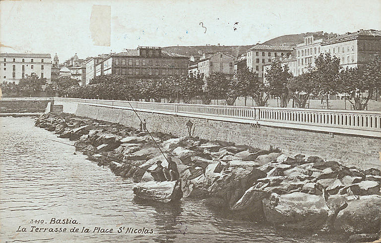 TERRASSE DE LA PLACE SAINT-NICOLAS_0