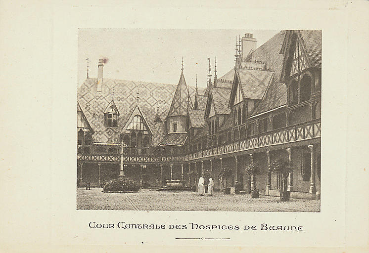 COUR CENTRALE DES HOSPICES DE BEAUNE_0