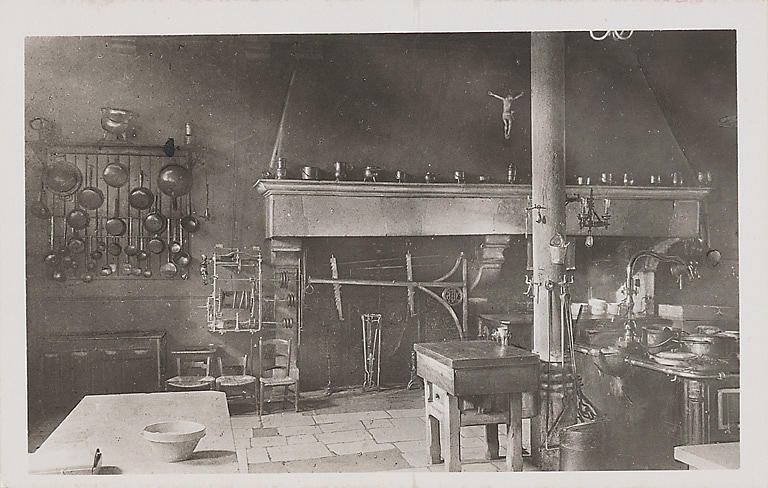 HOTEL-DIEU DE BEAUNE. - LES CUISINES_0