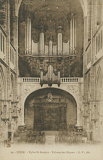 29. - DIJON - EGLISE ST-BENIGNE - TRIBUNE DES ORGUES_0