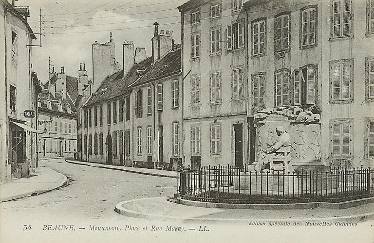 54 BEAUNE. - MONUMENT, PLACE ET RUE MAREY_0