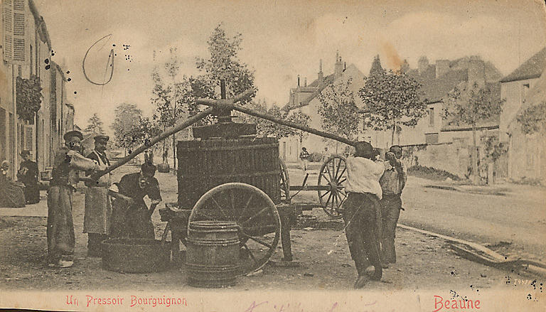 UN PRESSOIR BOURGUIGNON - BEAUNE_0