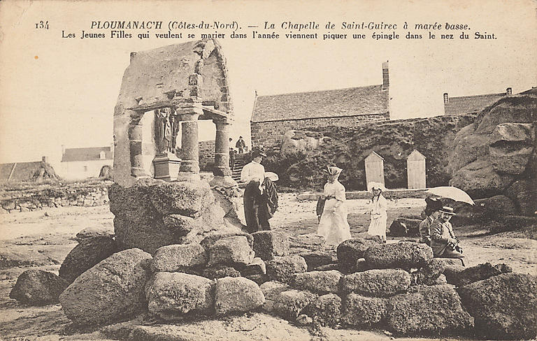 LA CHAPELLE DE SAINT-GUIREC A MAREE BASSE_0