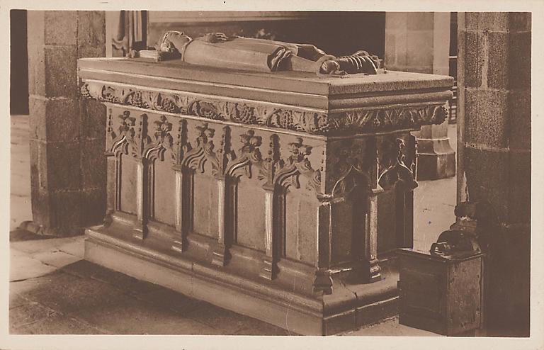 INTERIEUR DE L'EGLISE. TOMBEAU DE SAINT EFFLAM_0