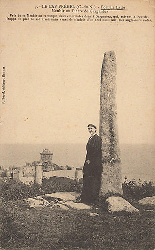 FORT LA LATTE. - MENHIR OU PIERRE DE GARGANTUA_0