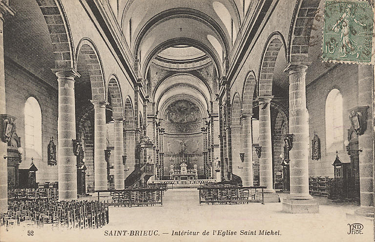 INTERIEUR DE L'EGLISE SAINT MICHEL_0