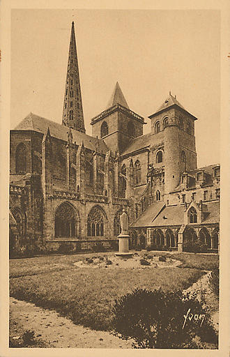 ABSIDE DE LA CATHEDRALE, TOUR D'HASTINGS ET CLOITRE_0
