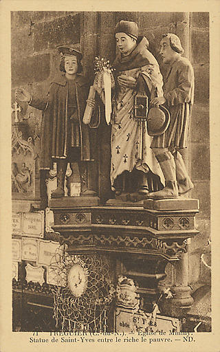 STATUE DE ST YVES ENTRE LE RICHE ET LE PAUVRE_0