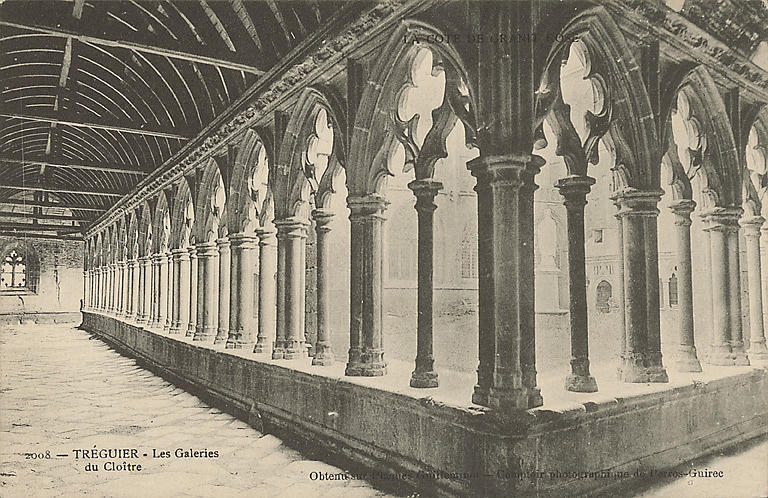 LES GALERIES DU CLOITRE_0