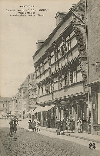 RUE GEOFFROY DE PONT BLANC_0