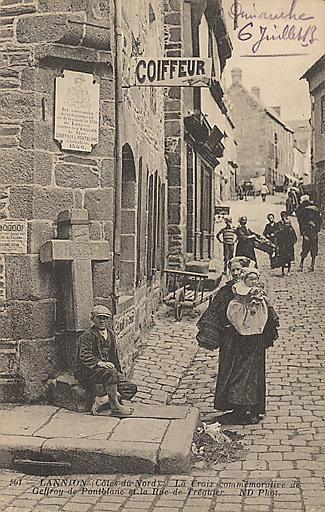 CROIX COMMEMORATIVE, RUE TREGUIER_0