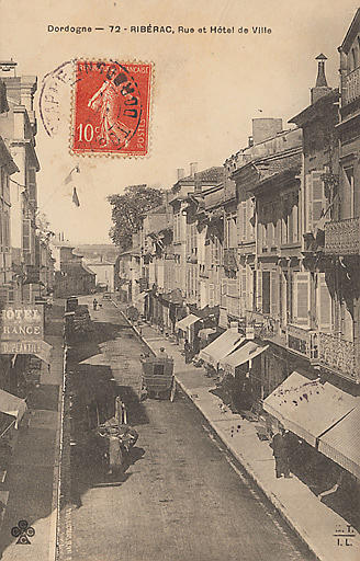 DORDOGNE - 72 - RIBERAC, RUE ET HOTEL DE VILLE_0