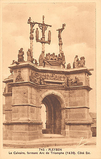 745 PLEYBEN - LE CALVAIRE, FORMANT ARC DE TRIOMPHE (1630). COTE EST_0