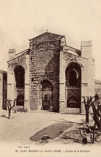 16 Saint-Maximin la Sainte-Baume : Façade de la Basilique_0