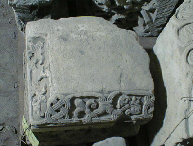 Tailloir à motif de vannerie (église abbatiale Sainte-Geneviève à Paris)_0