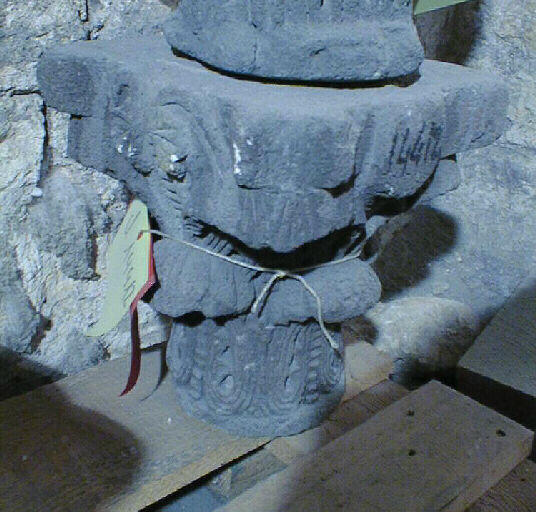 Chapiteau à feuilles d'acanthe (Auvergne)_0