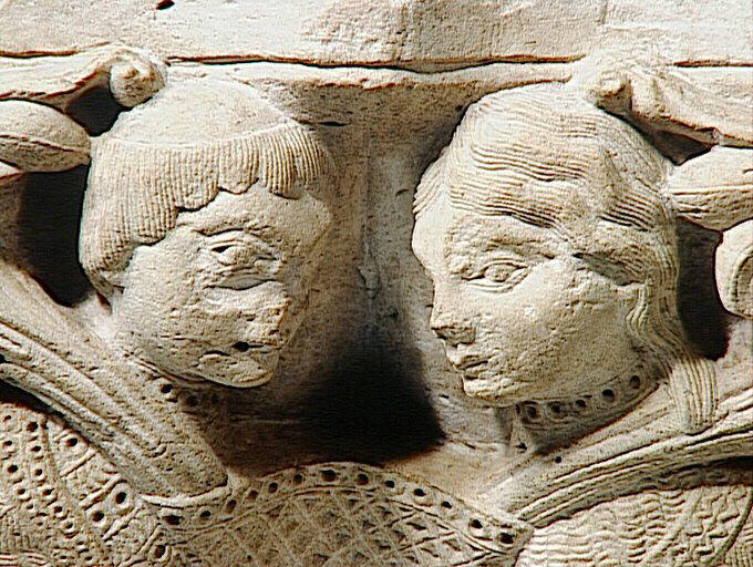 Chapiteau double à sirènes (abbatiale Saint-Denis)_0
