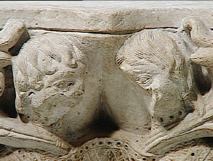 Chapiteau double à sirènes (abbatiale Saint-Denis)_2