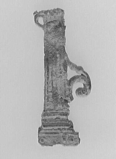 Fragment de bordure ajourée_0
