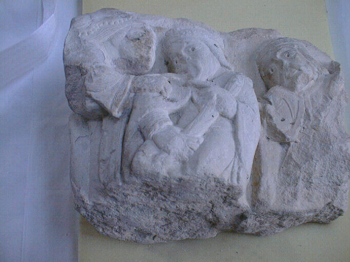 Fragment de chapiteau : les rois mages ?_0