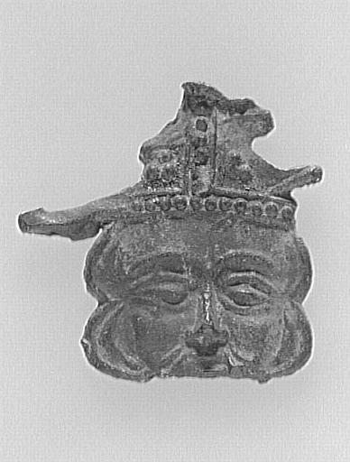 FRAGMENT D'ENSEIGNE DE PELERINAGE : TETE D'EVEQUE_0