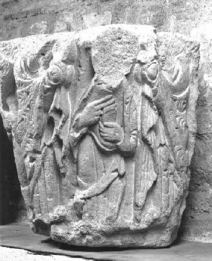 Chapiteau à personnages dit aux figures allongées (abbaye Saint-Germain-des-Prés de Paris)_0