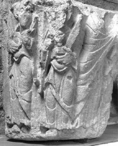 Chapiteau à personnages dit aux figures allongées (abbaye Saint-Germain-des-Prés de Paris)_2