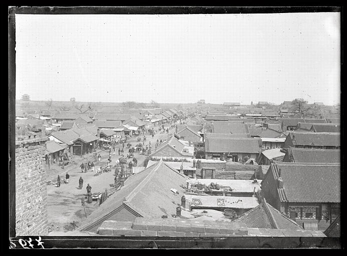 [Mandchourie, Liaoning]. Moukden, vu du haut de la muraille au sud de la ville_0