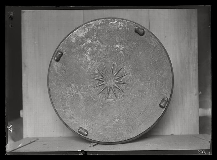 [Mandchourie, Liaoning]. Tambour de bronze (IV) dans le palais de Moukden [cf. AP13400]_0