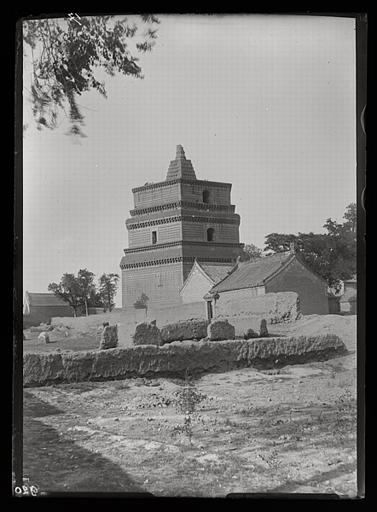 [Henan]. K'ai-fong fou [Kaifengfu], temple bouddhique Kouo-siang sseu [Guoxiangsi], au sud-est et en dehors de la ville_0