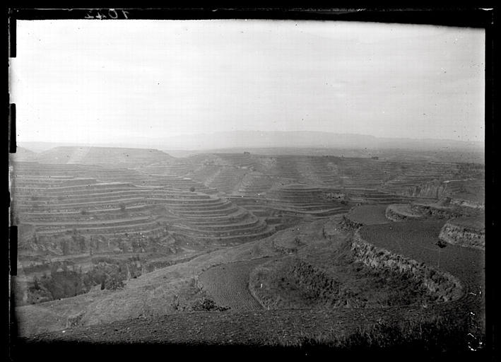 [Shaanxi]. Paysage à l'est de Ho-yang hien [Heyangxian]_0