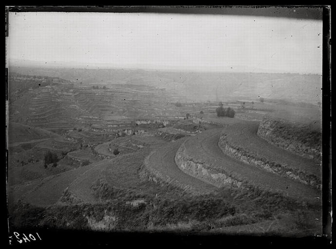 [Shaanxi]. Paysage à l'est de Ho-yang hien [Heyangxian]_0
