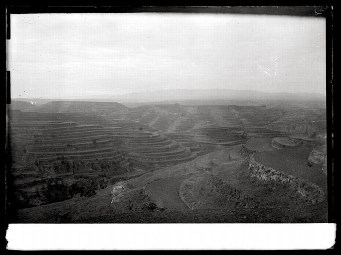 [Shaanxi]. Paysage à l'est de Ho-yang hien [Heyangxian]_0