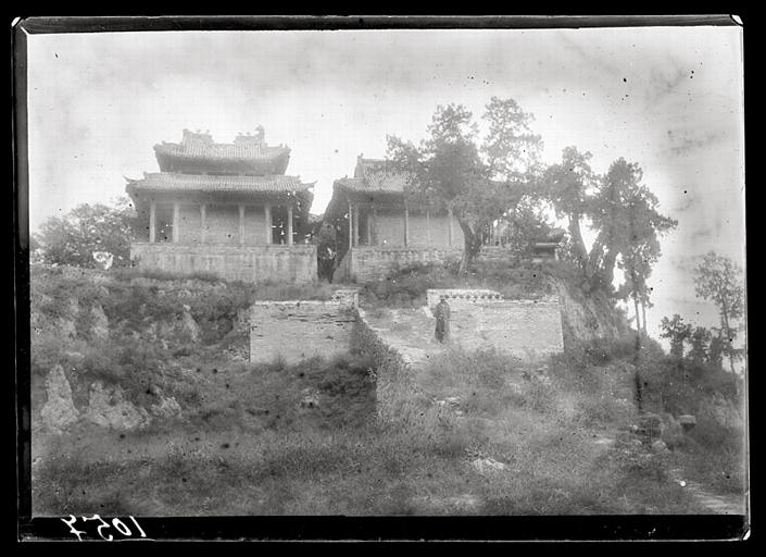 [Shaanxi]. Groupe de temples entre Tche-tch'ouan [Zhichuan] et Han-tch'eng hien [Hanchengxian]_0