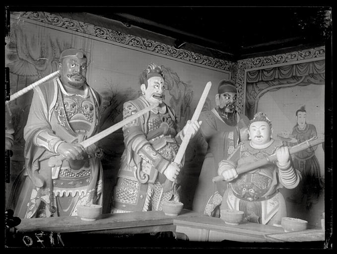 [Shanxi] Chan-si septentrional. Acolytes du dieu Hiuan-wou [Xuanwu] (à gauche du n°1167) [cf. AP13051]_0
